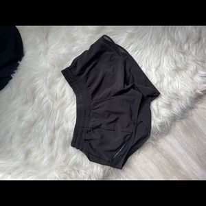Lululemon Hotty Hot Low-rise Lined Shorts 2.5”